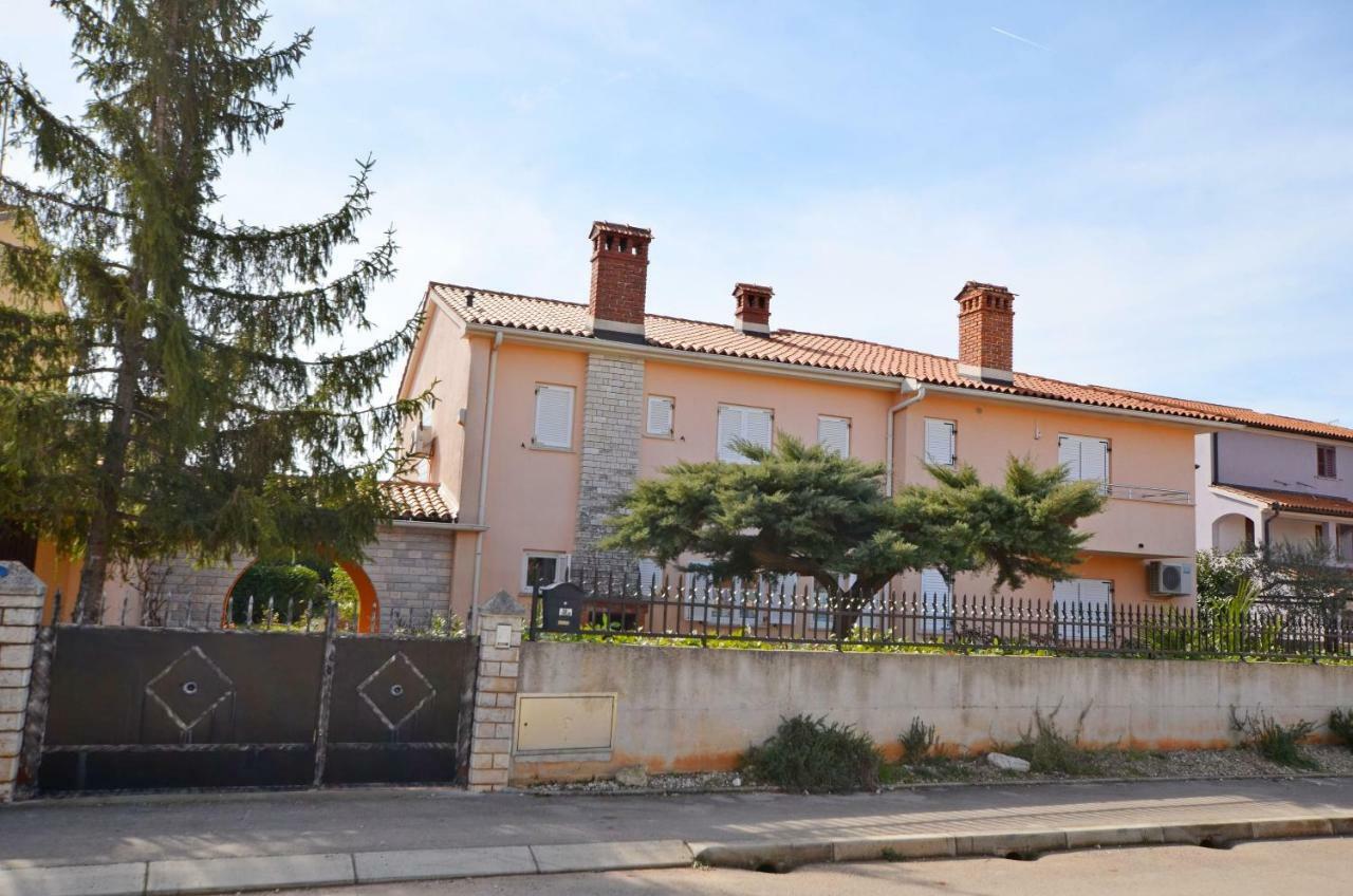Villa Di Te Nema Пула Экстерьер фото